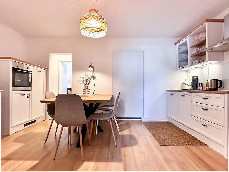 Appartio: Geraeumige, Moderne Ferienwohnung Fuer Gruppen/Familien Stuttgart 0*,