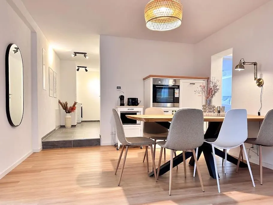 Apartment Appartio: Geraeumige, Moderne Ferienwohnung Fuer Gruppen/Familien Stuttgart